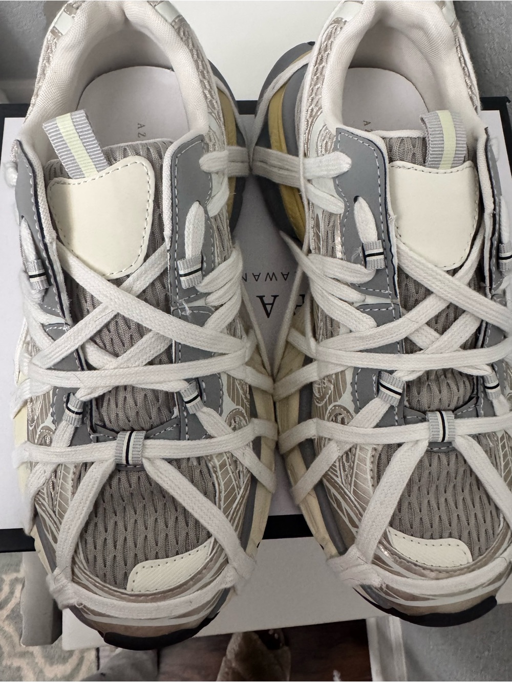 Azalea Wang Women's Gray and Cream Athletic Sneakers - Picture 4 of 10